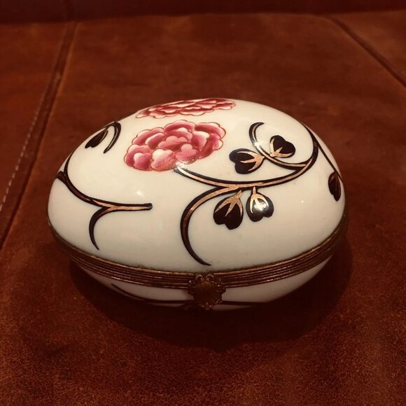 LIMOGES Vintage White Hand Made Porcelain Pink Blue Gold Floral Trinket Box Egg - Picture 4 of 10